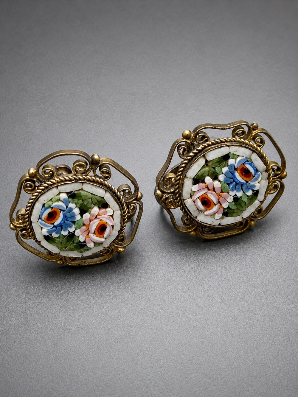Vintage Floral Micro-Mosaic screw back Earrings - Gold Tone #mo120
